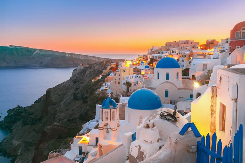 Santorini on yksi Kreikan upeimmista matkakohteista.