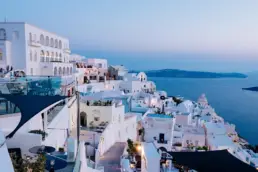 Santorini on yksi Kreikan upeimmista matkakohteista.